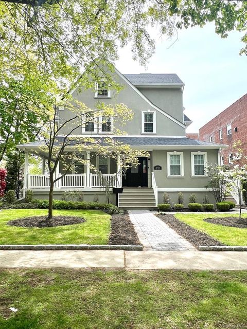 Homes For Rent - 21520 43rd Avenue<br/> Bayside, NY 11361