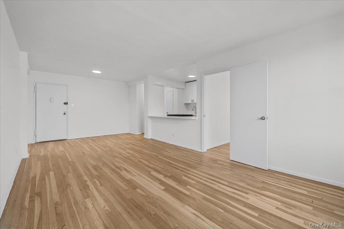 5425 Valles Avenue 2H