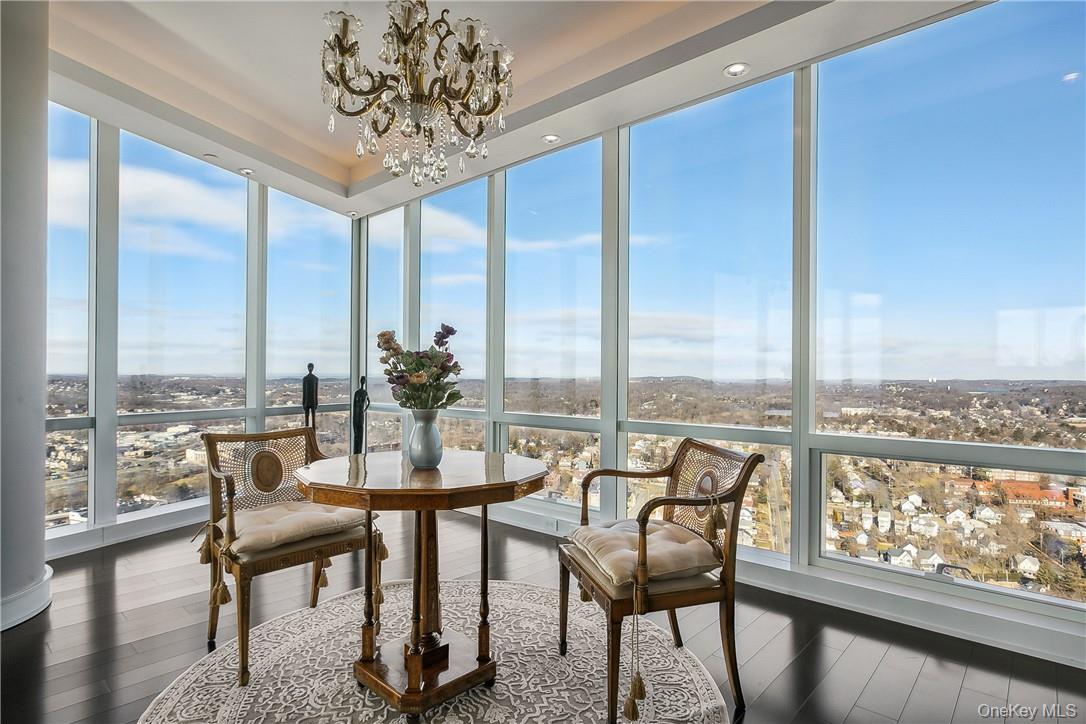 5 Renaissance Square PH40C