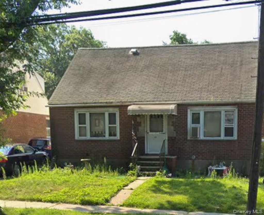 Photo of 92 Floral Boulevard, Floral Park, NY 11001 (MLS # 961595)