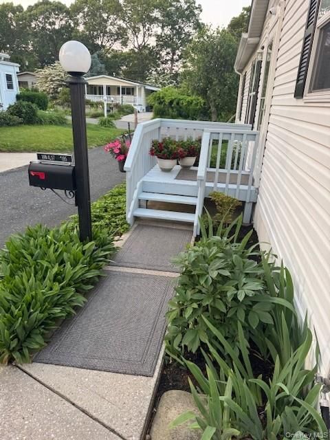 1661 Old Country Road 195 Riverhead NY 11901