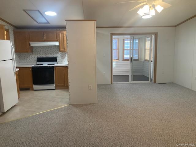 1661 Old Country Road 195