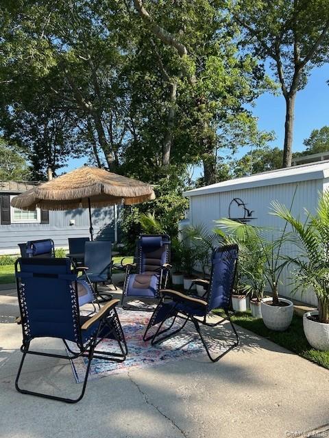 1661 Old Country Road 195