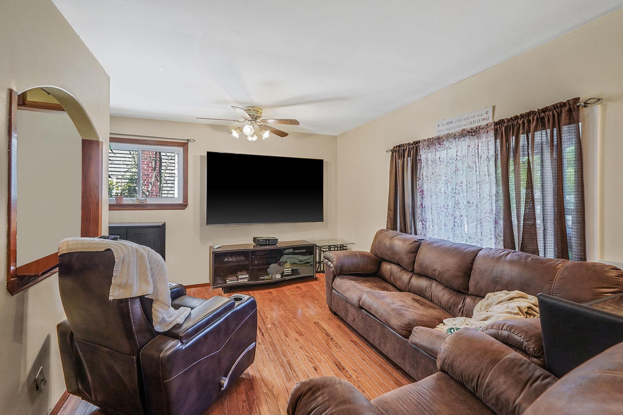72 Wendy Drive, Farmingville, New York image 4