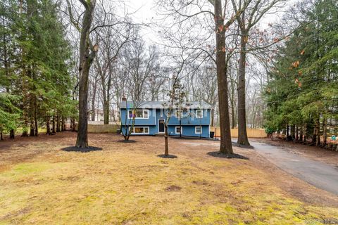 Homes For Rent - 9 E Stemmer Lane<br/> Suffern, NY 10901