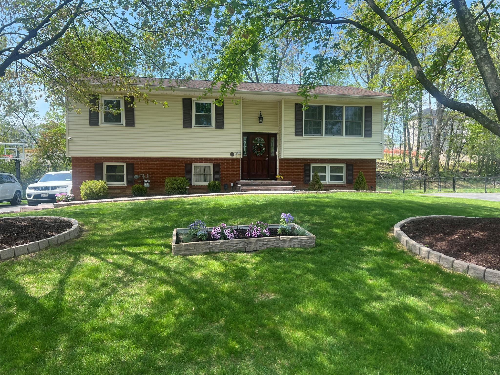 9 Laddie Road, Middletown, New York image 3