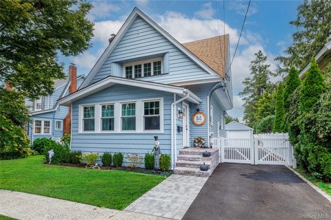 Photo of 114 Nassau Avenue, Malverne, NY 11565 (MLS # 917629)