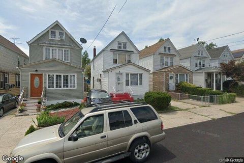 Photo of 21708 110th Road, Queens Village, NY 11429 (MLS # 928658) Photo of 21708 110th Road, Queens Village, NY 11429 (MLS # 928658)