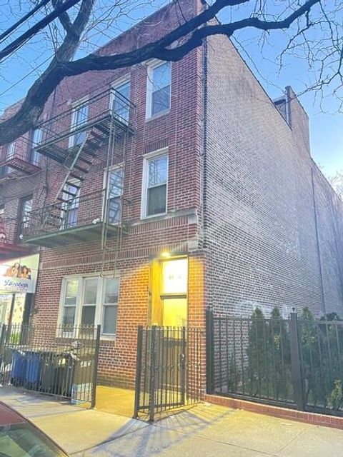 23-12 Broadway Astoria NY 11106