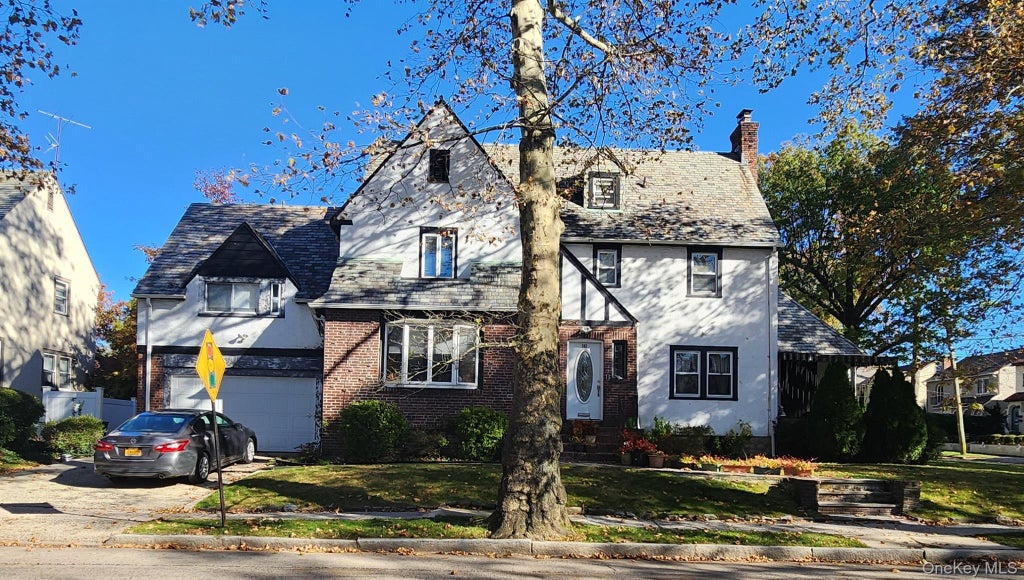 Photo of 243 E Grand Street, Mount Vernon, NY 10552 (MLS # 1067851)