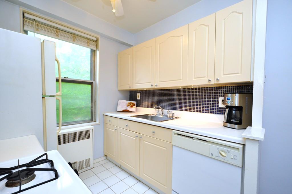 Scarsdale, New York 10583, United States, 1 Bedroom Bedrooms, ,1 BathroomBathrooms,Residential,Active,125717