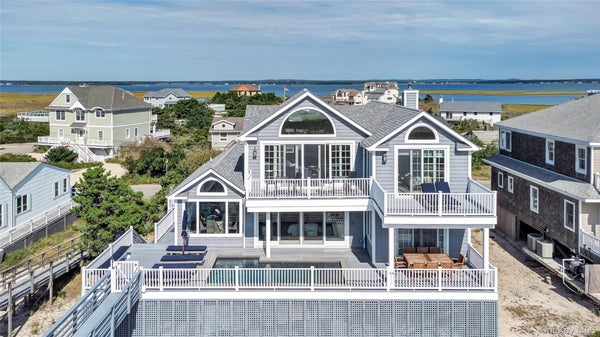 939 DUNE RD, WESTHAMPTON BEACH, NY 11978 - Image 8884e9bfea8b522cd8a0f9765ee940c1/1614717930
