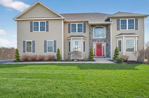 28 Wild Turkey Lane Rock Tavern NY 12575