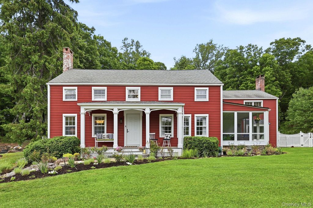 Photo of 765 King Street, Chappaqua, NY 10514 (MLS # 995576)