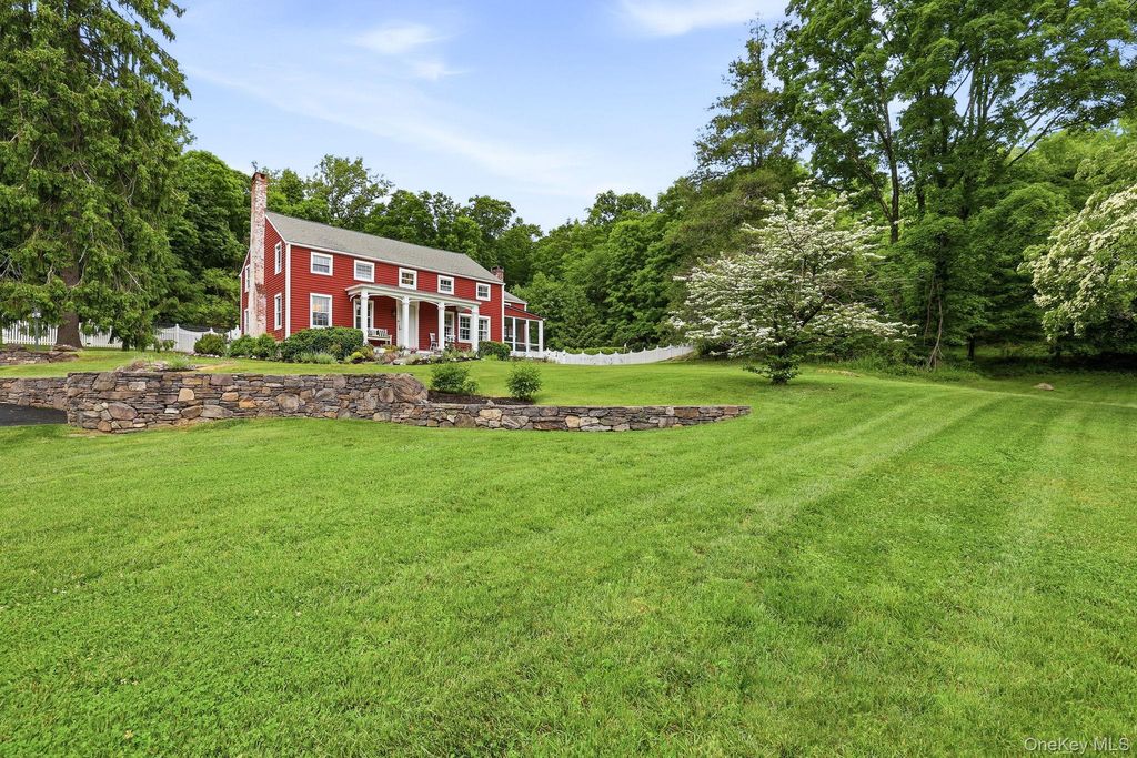 Photo of 765 King Street, Chappaqua, NY 10514 (MLS # 995576)