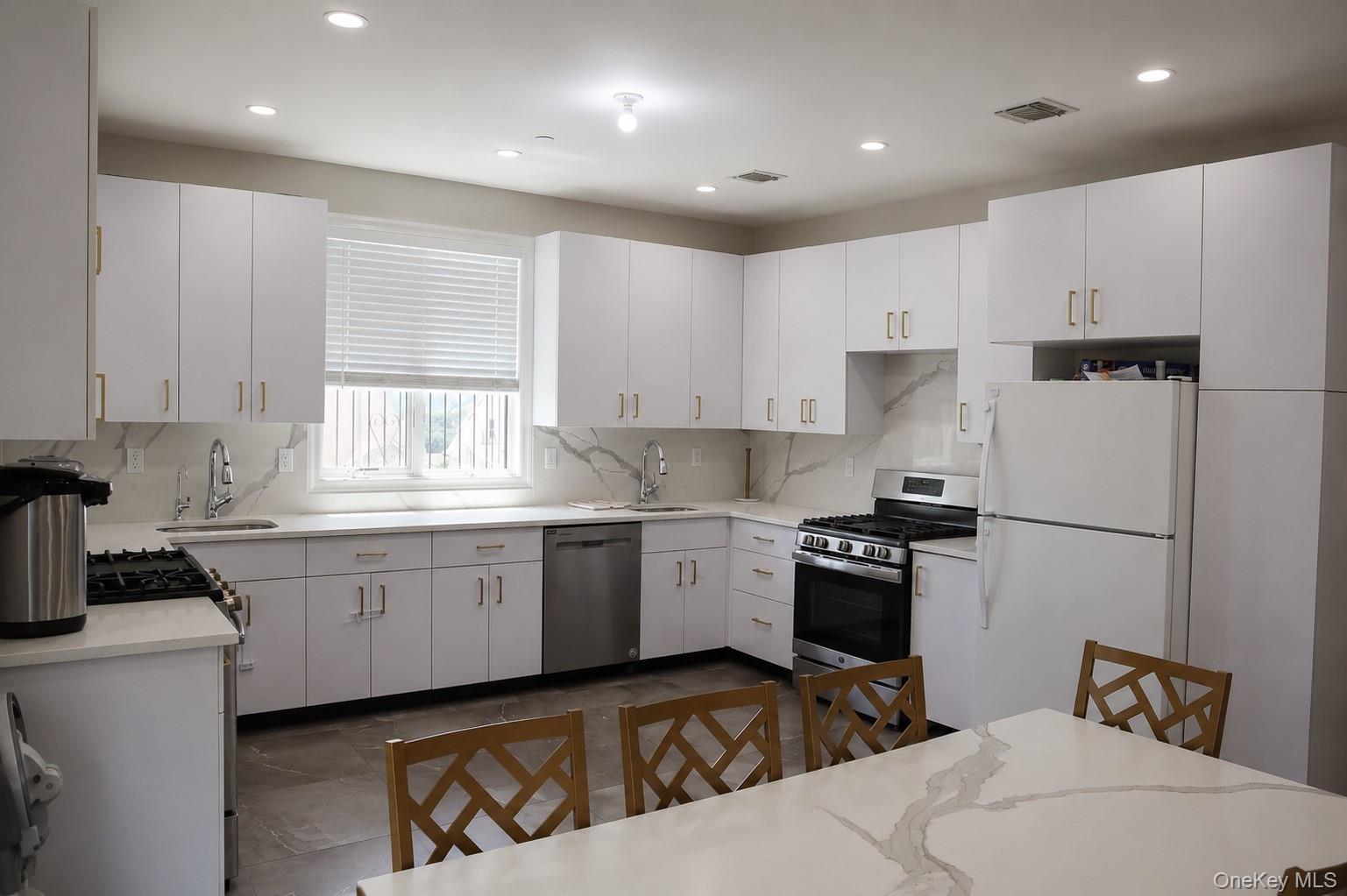 23 Chevron Road 302