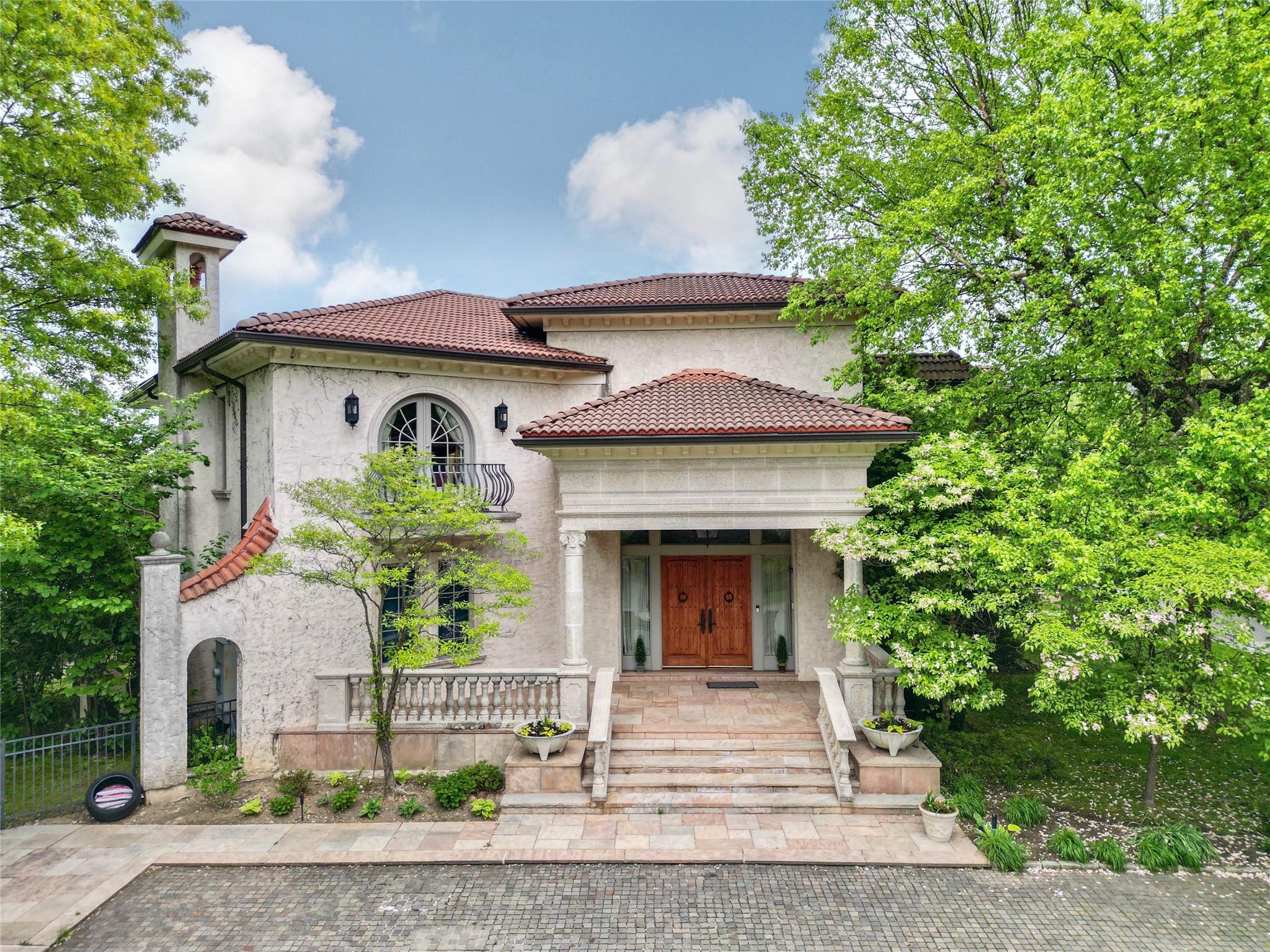 17 Split Rock Drive, Great Neck, New York image 2