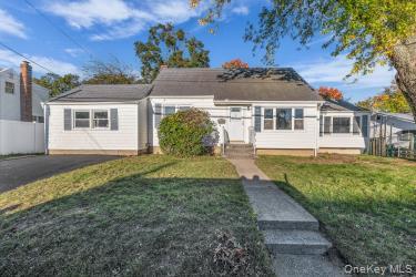454 N INDIANA AVE, LINDENHURST, NY 11757 - Image 88a8a02b219dbd7314d67313f7a28aa7/1735591221