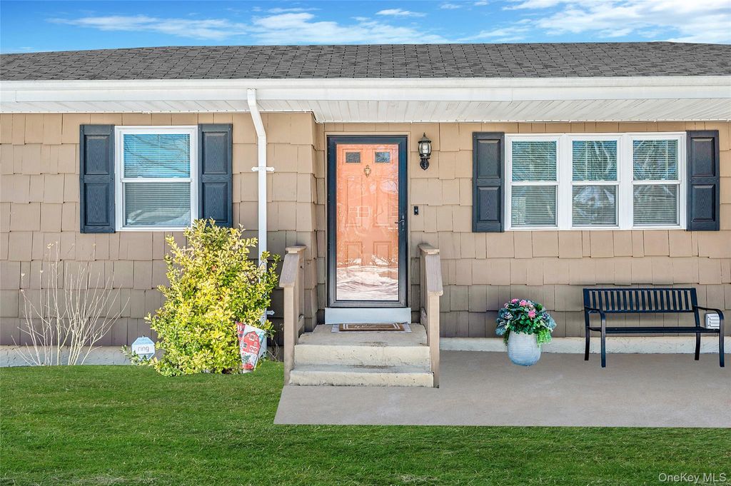 Photo of 126 Floyd Road, Shirley, NY 11967 (MLS # 962064)