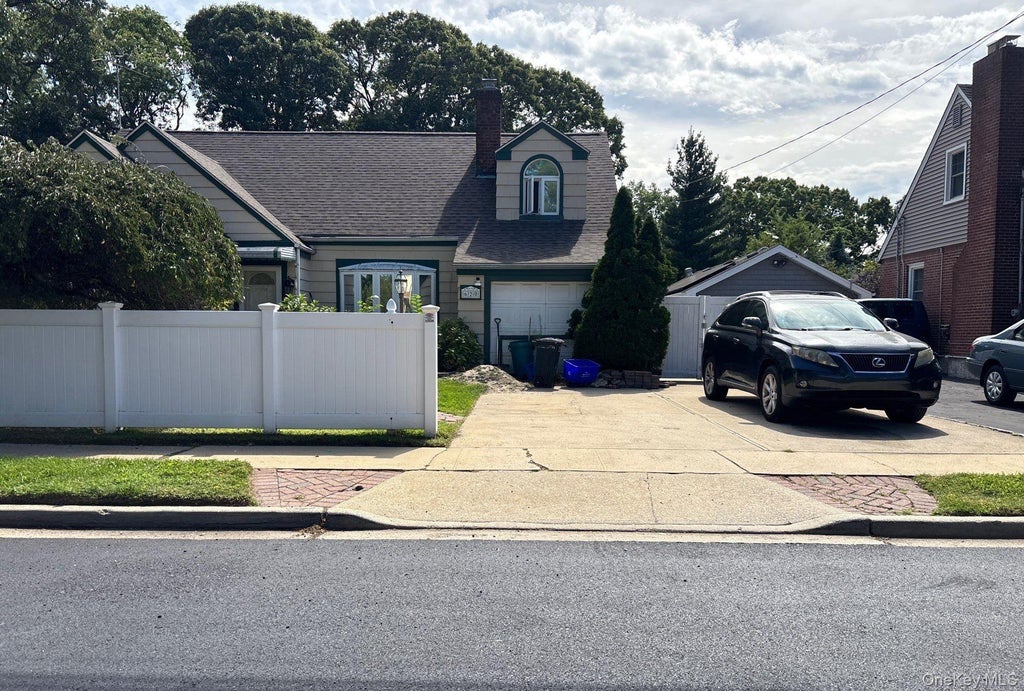 Photo of 620 Grant Avenue, Baldwin, NY 11510 (MLS # 1052092)