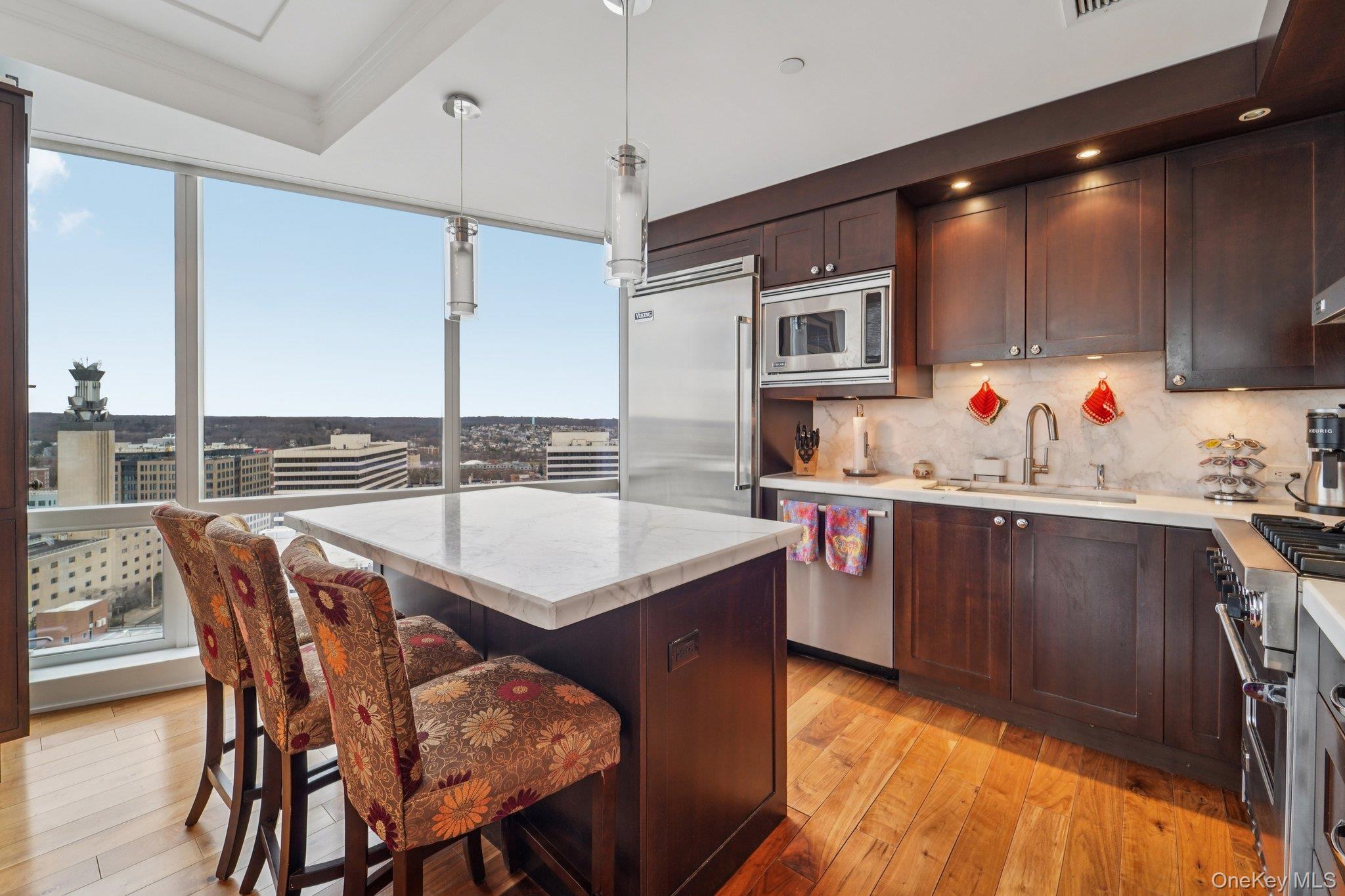 1 Renaissance Square 25G