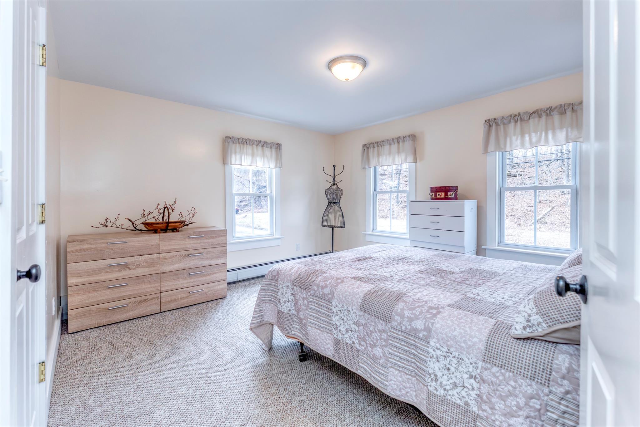 25 Birmingham Lane, Rosendale, New York image 38