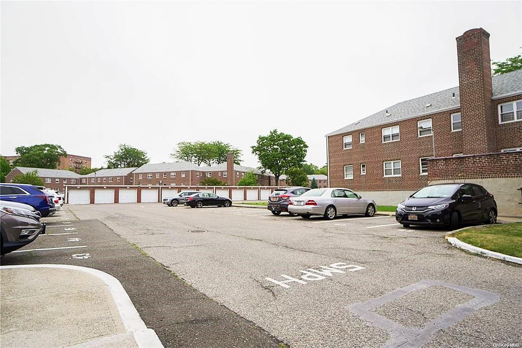 89-25 Shore Parkway #1L, Howard Beach, New York image 10