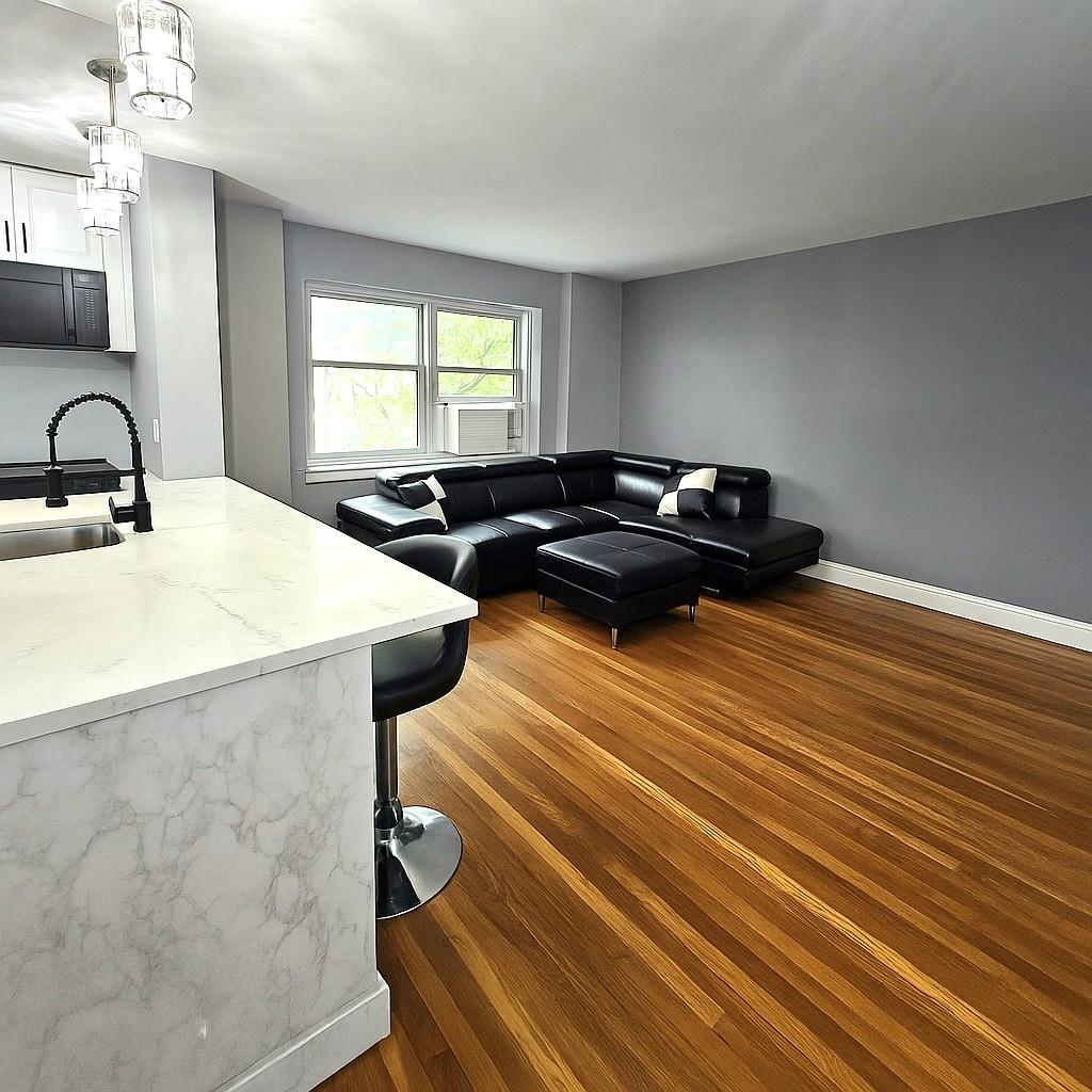 89-25 Shore Parkway #1L, Howard Beach, New York image 3