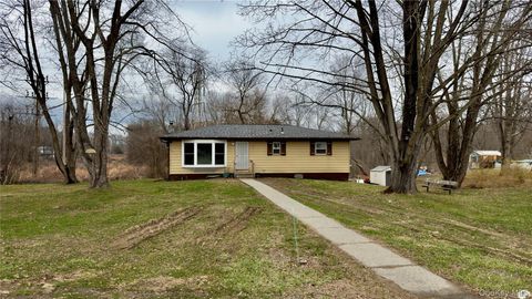 Homes For Sale - 1 Corine Drive<br/> Poughkeepsie, NY 12601