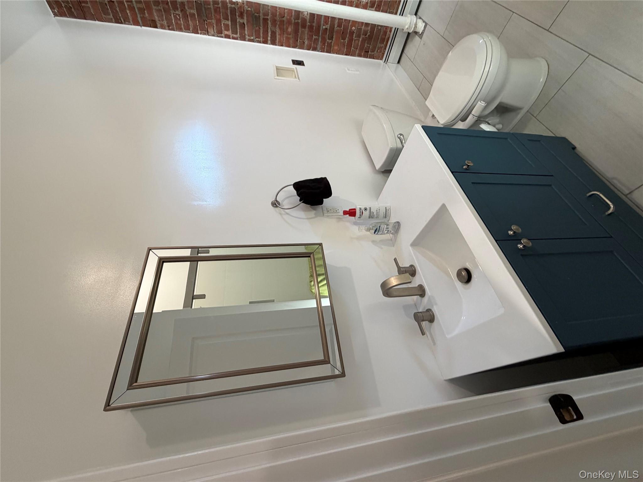 Beacon, New York 12508, United States, 1 Bedroom Bedrooms, ,1 BathroomBathrooms,Residential,Active,226874