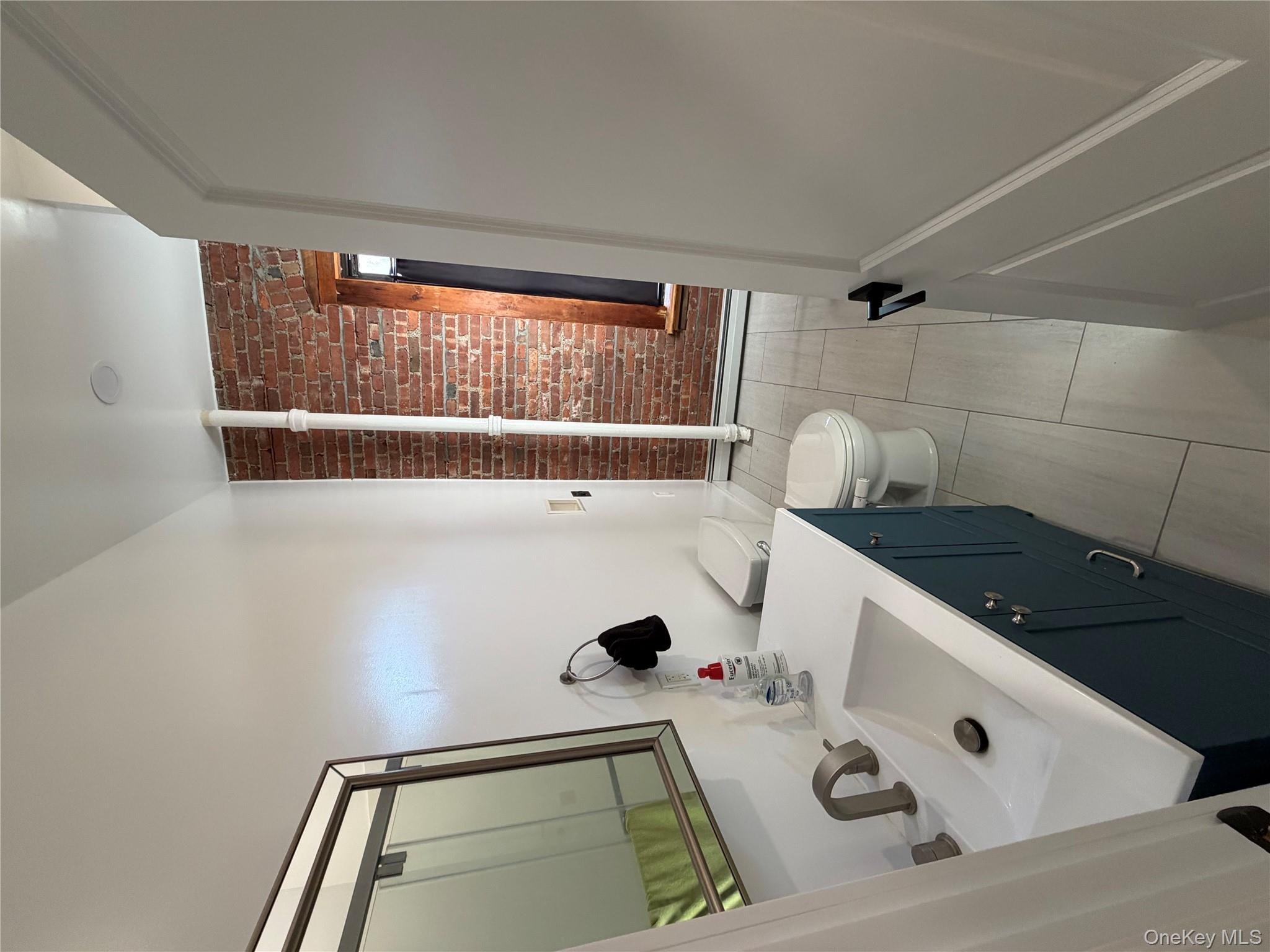 Beacon, New York 12508, United States, 1 Bedroom Bedrooms, ,1 BathroomBathrooms,Residential,Active,226874