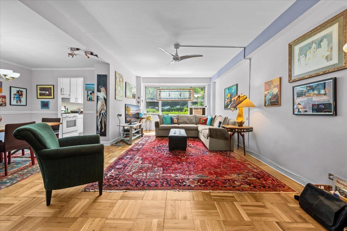 Kappock Street Street 1A, Bronx, New York - 2 Bedrooms  
2 Bathrooms  
4 Rooms - 