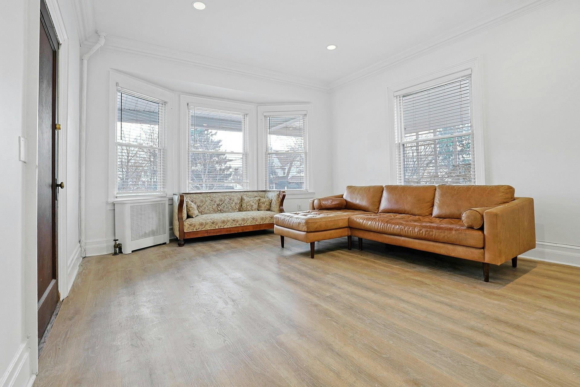127 Woodland Avenue, New Rochelle, New York image 33