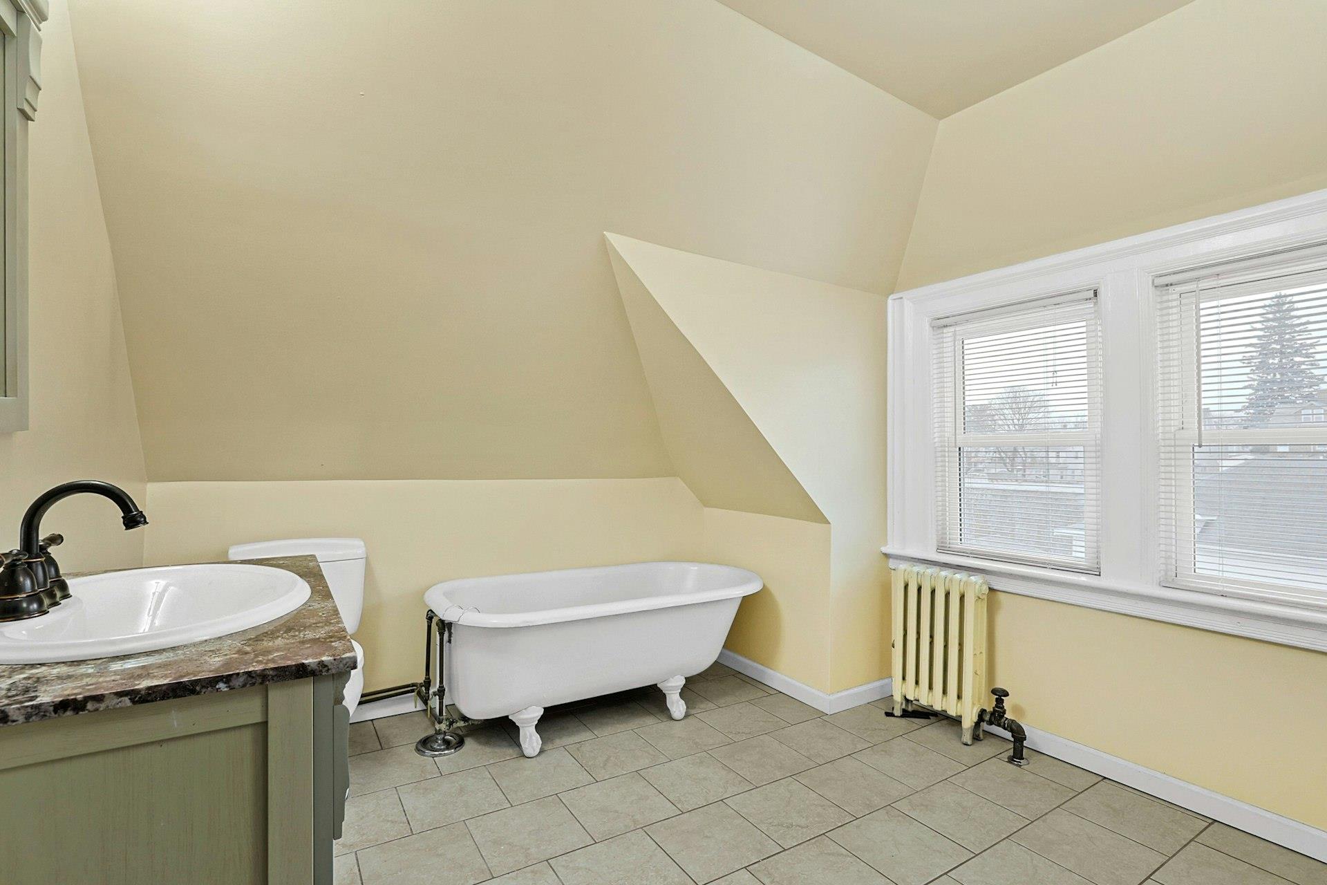 127 Woodland Avenue, New Rochelle, New York image 28