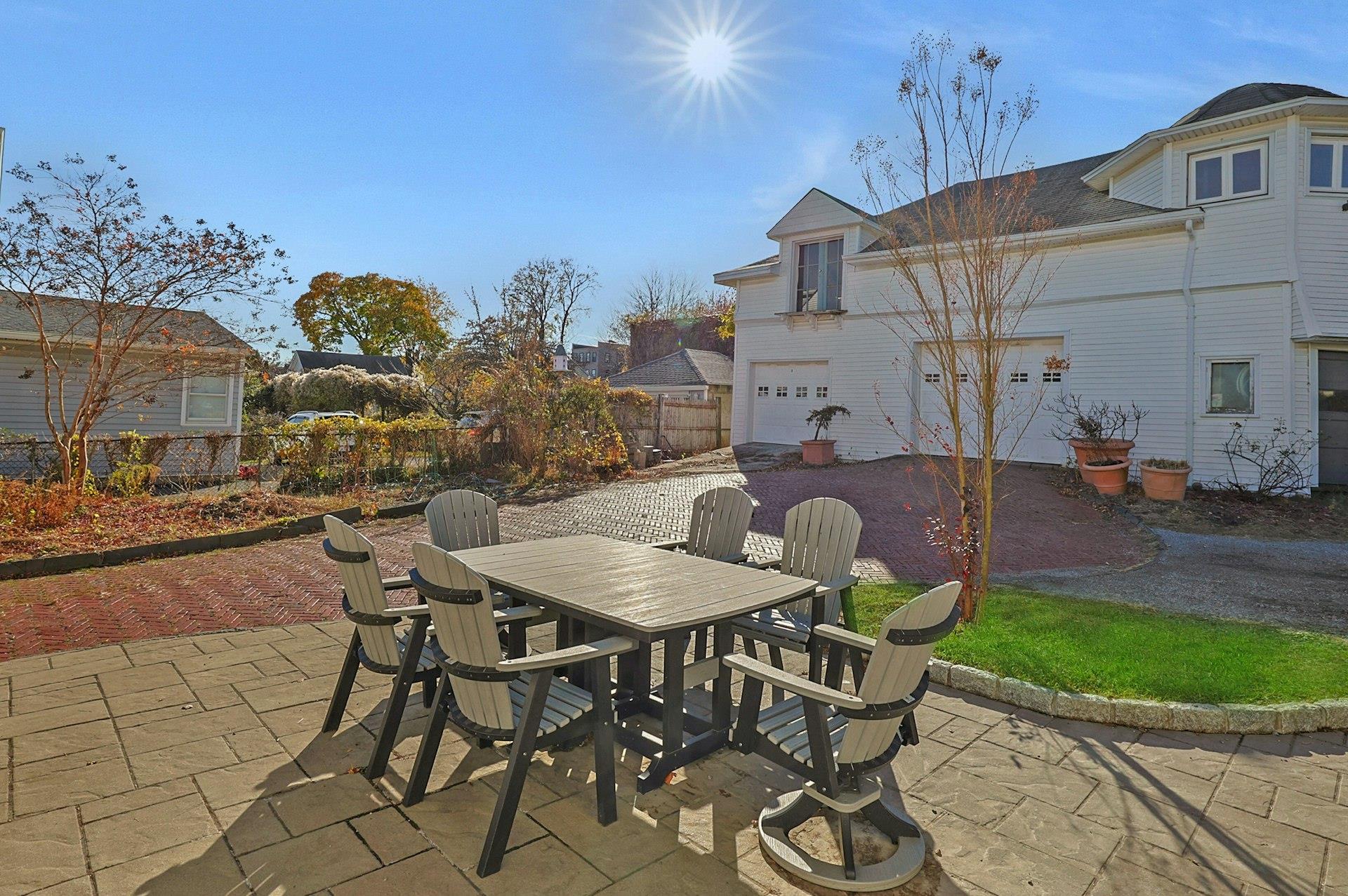 127 Woodland Avenue, New Rochelle, New York image 37