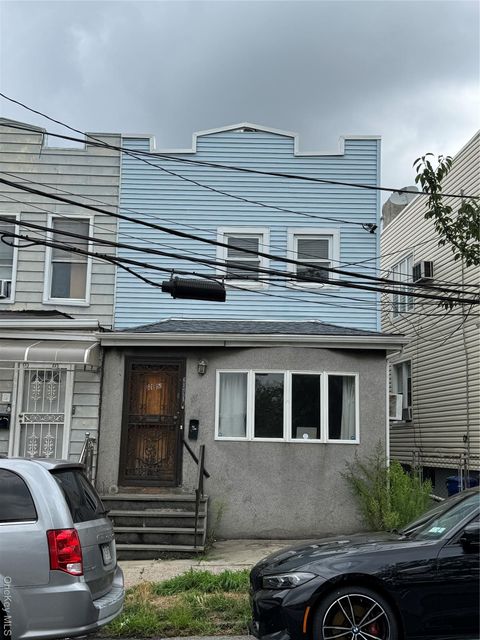 Multifamily For Sale - 61-51 Borden Avenue<br/> Maspeth, NY 11378