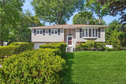 Homes For Sale - 17 Joyce Drive<br/> Riverhead, NY 11901