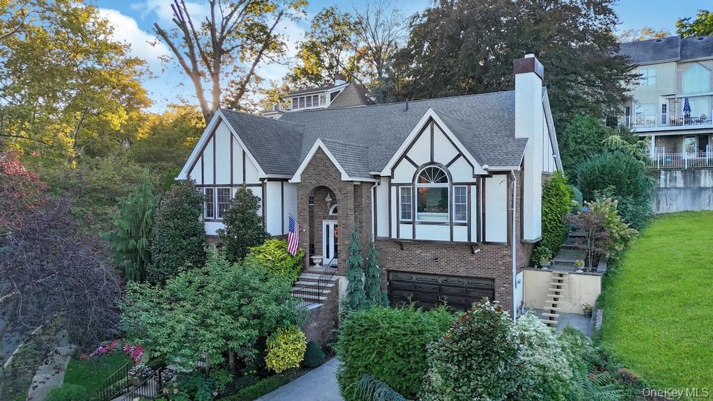 Photo of 120 Marion Avenue, Staten Island, NY 10304 (MLS # 922906)