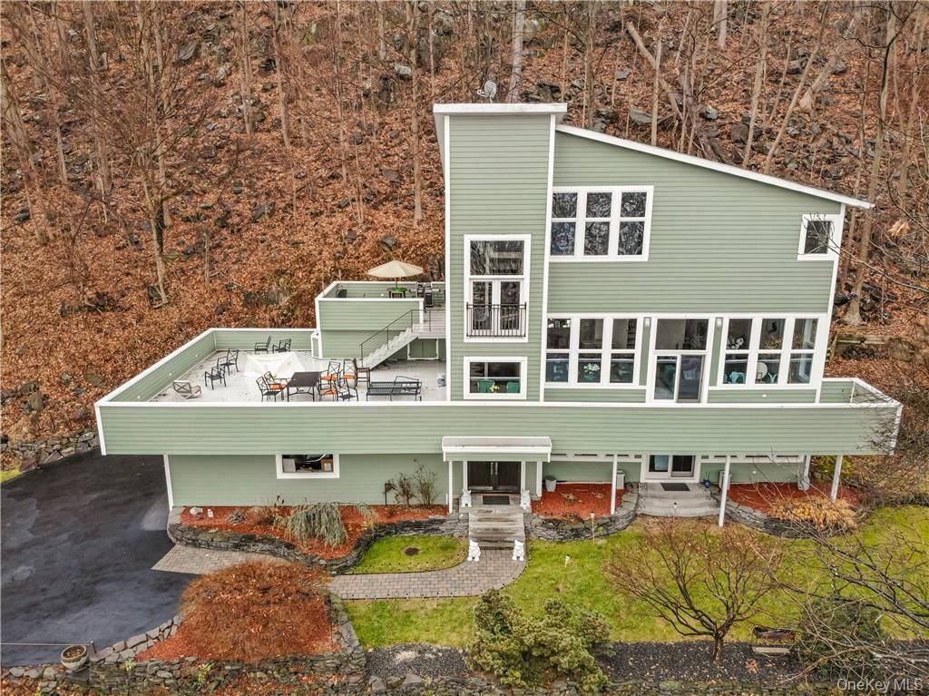 Photo of 910 Route 9w S, Nyack, NY 10960 (MLS # 983949)