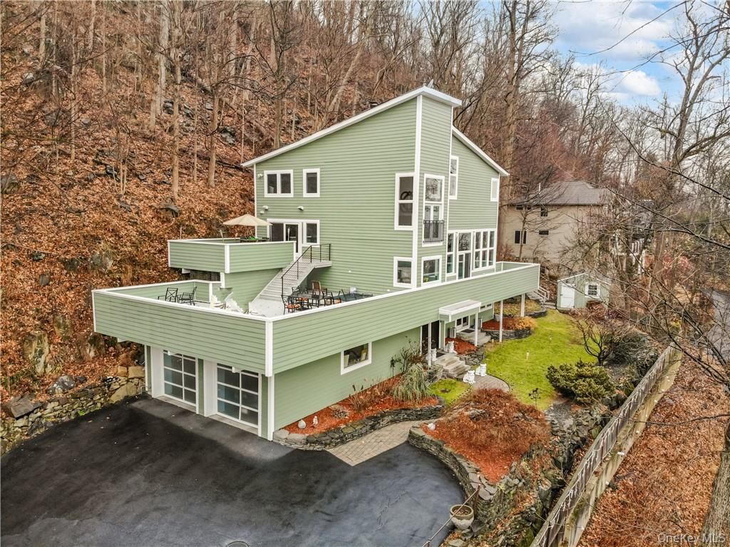 Photo of 910 Route 9w S, Nyack, NY 10960 (MLS # 983949)