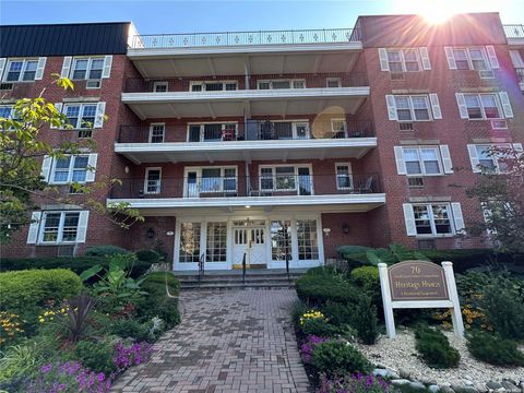 Photo of 70 N Grove Street #1R, Freeport, NY 11520 (MLS # L3583006) Photo of 70 N Grove Street #1R, Freeport, NY 11520 (MLS # L3583006)