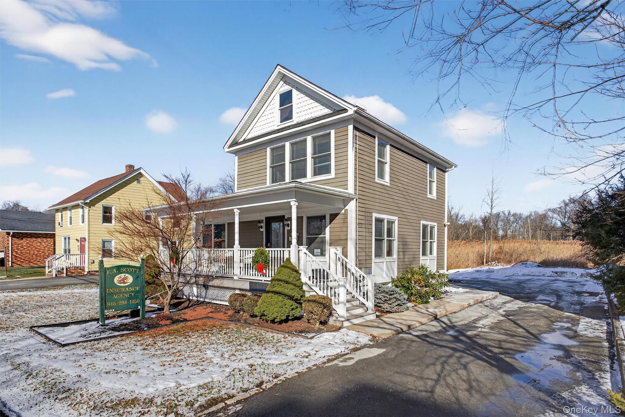 18 Scotchtown Avenue