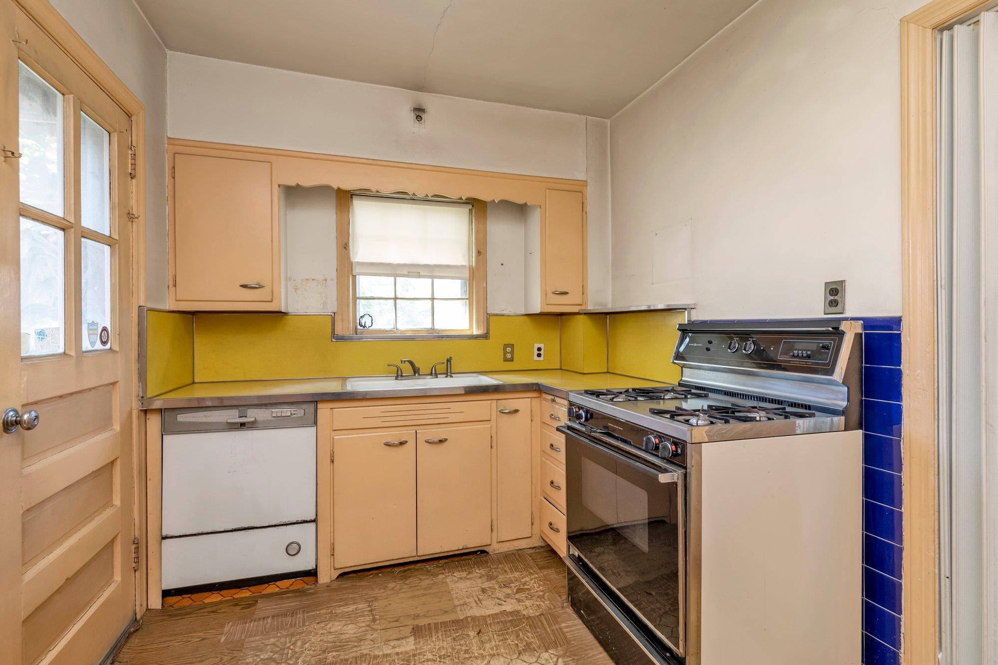444 W Olive Street, Long Beach, New York image 6