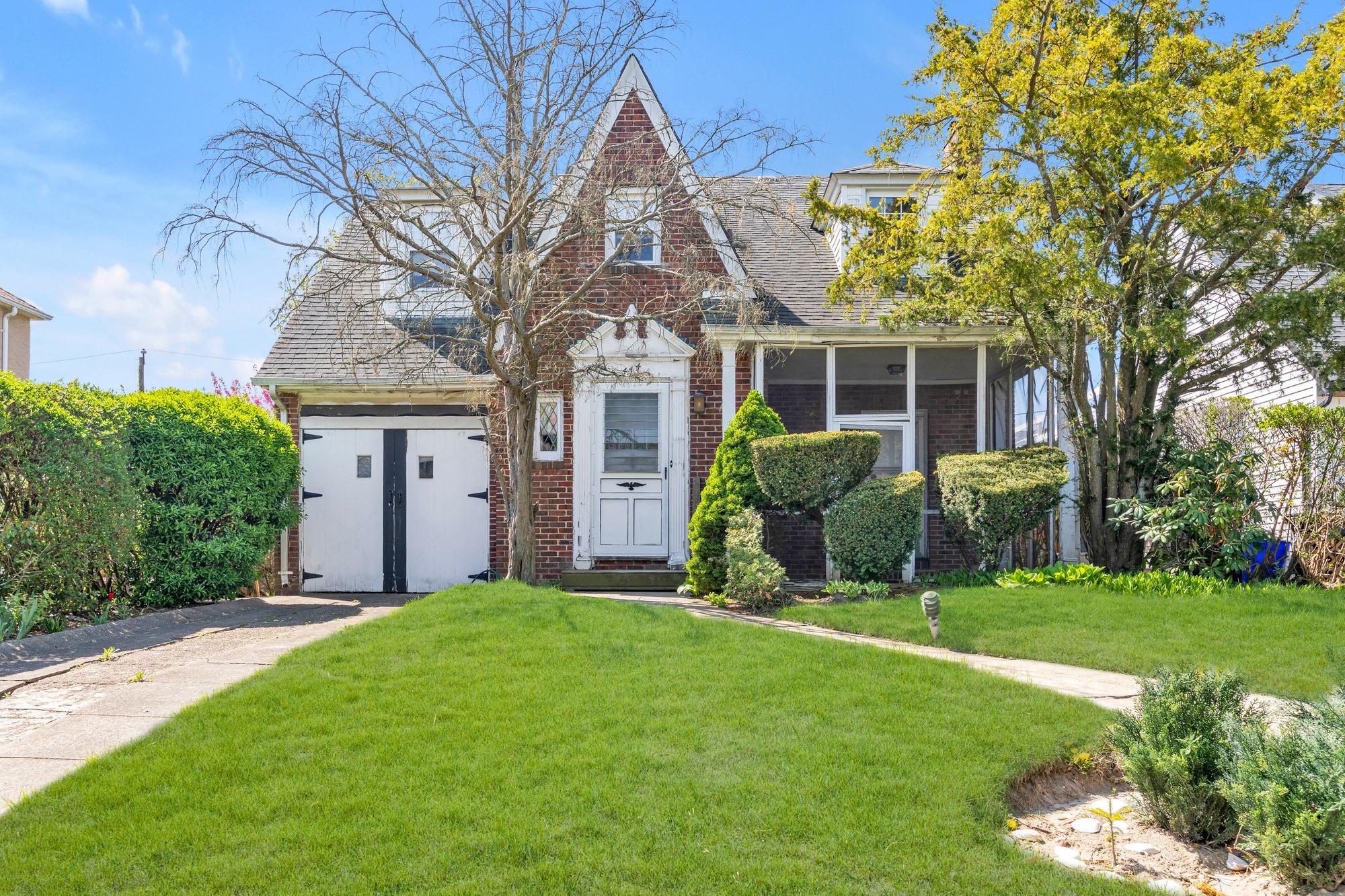 444 W Olive Street, Long Beach, New York image 1