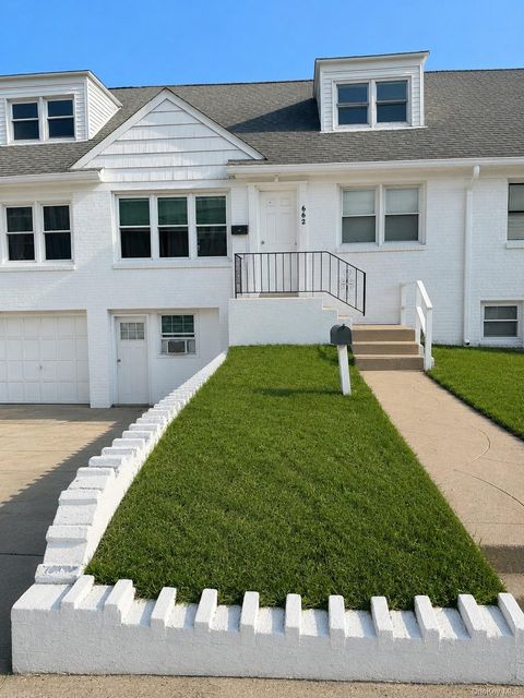 Multifamily For Sale - 662 W Broadway<br/> Long Beach, NY 11561