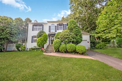 Homes For Sale - 10 Gaetano Lane<br/> Coram, NY 11727