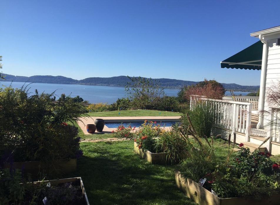 Ellen Court, Croton-On-Hudson, New York - 3 Bedrooms  
3 Bathrooms  
8 Rooms - 