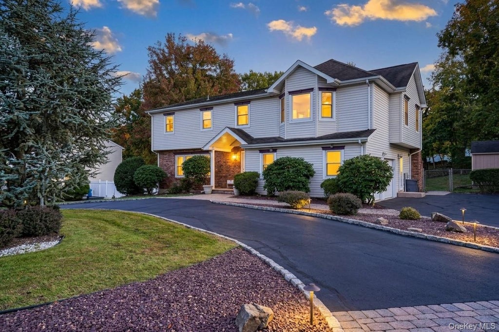 Photo of 7 Edgebrook Court, New City, NY 10956 (MLS # 1061765)