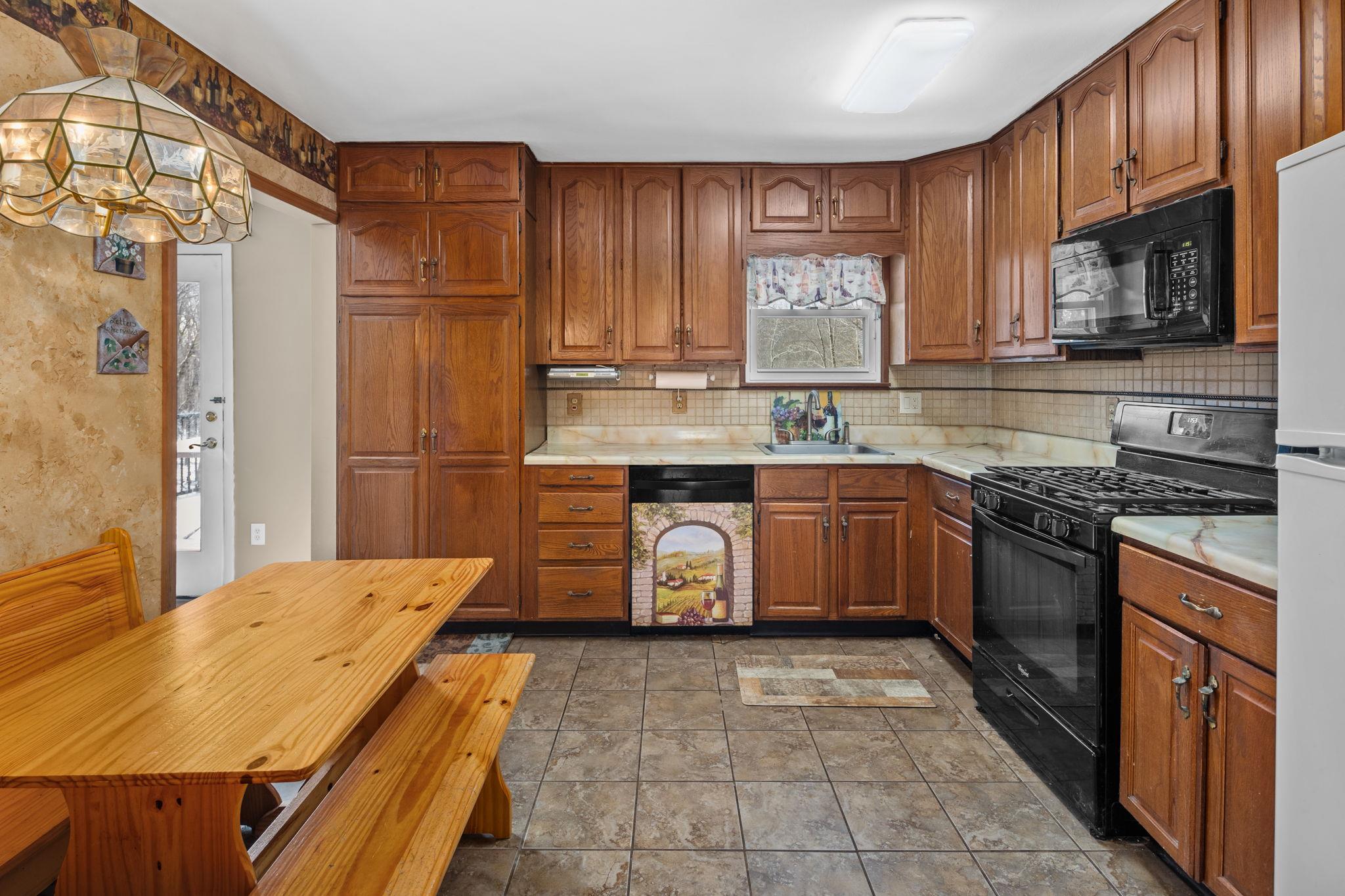 575 Farmers Mills Road, Kent, New York image 11