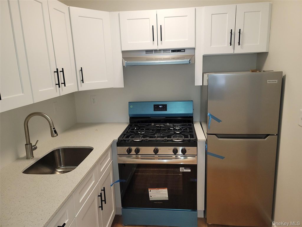 Photo of 671 Bronx River Road #4N, Yonkers, NY 10704 (MLS # 997388)
